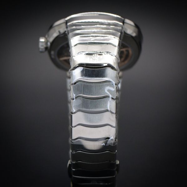 H. Moser and Cie Streamliner 6201-1200